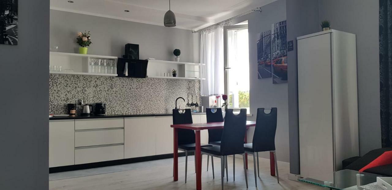 Apartamenty Sofija Deluxe Centrum Zielona Gora  Ngoại thất bức ảnh